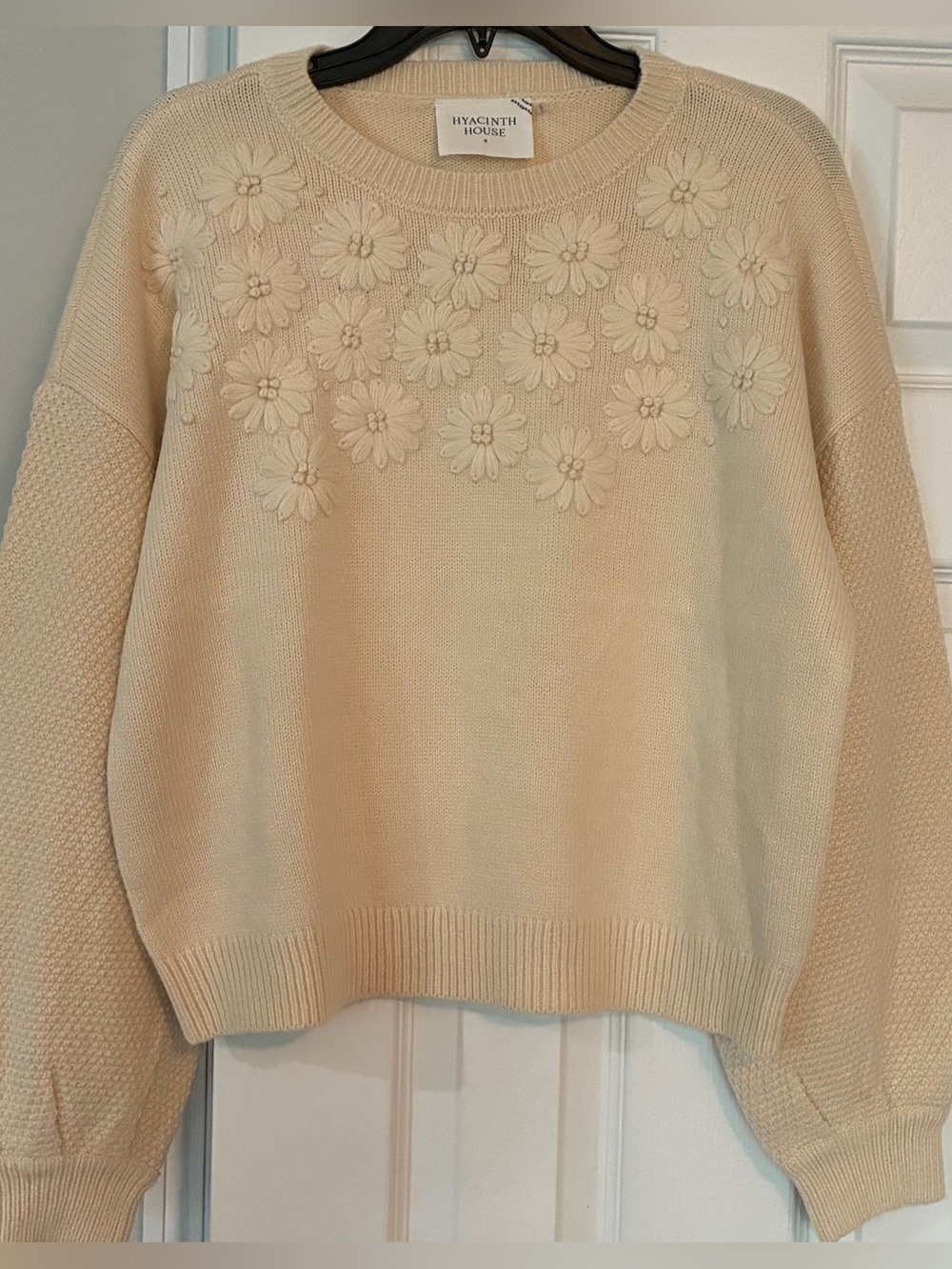 Hyacinth House Cream Crew Neck Sweater. Knit Appliqué Raised Flowers & Dots.EC